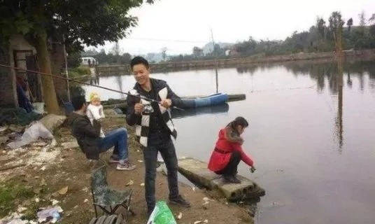 冬天还嫌鱼难钓?传授你3个绝技,上鱼又快又狠,不想爆护都难