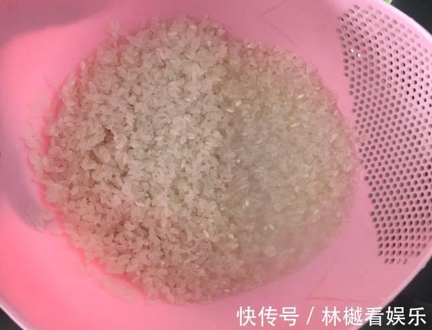 蒸米饭别太单调了，放个地瓜软糯香甜，营养健康吃出新花样