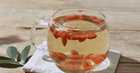 作用|枸杞泡水好处多,特别对于“男同志”!3个错误需要避免