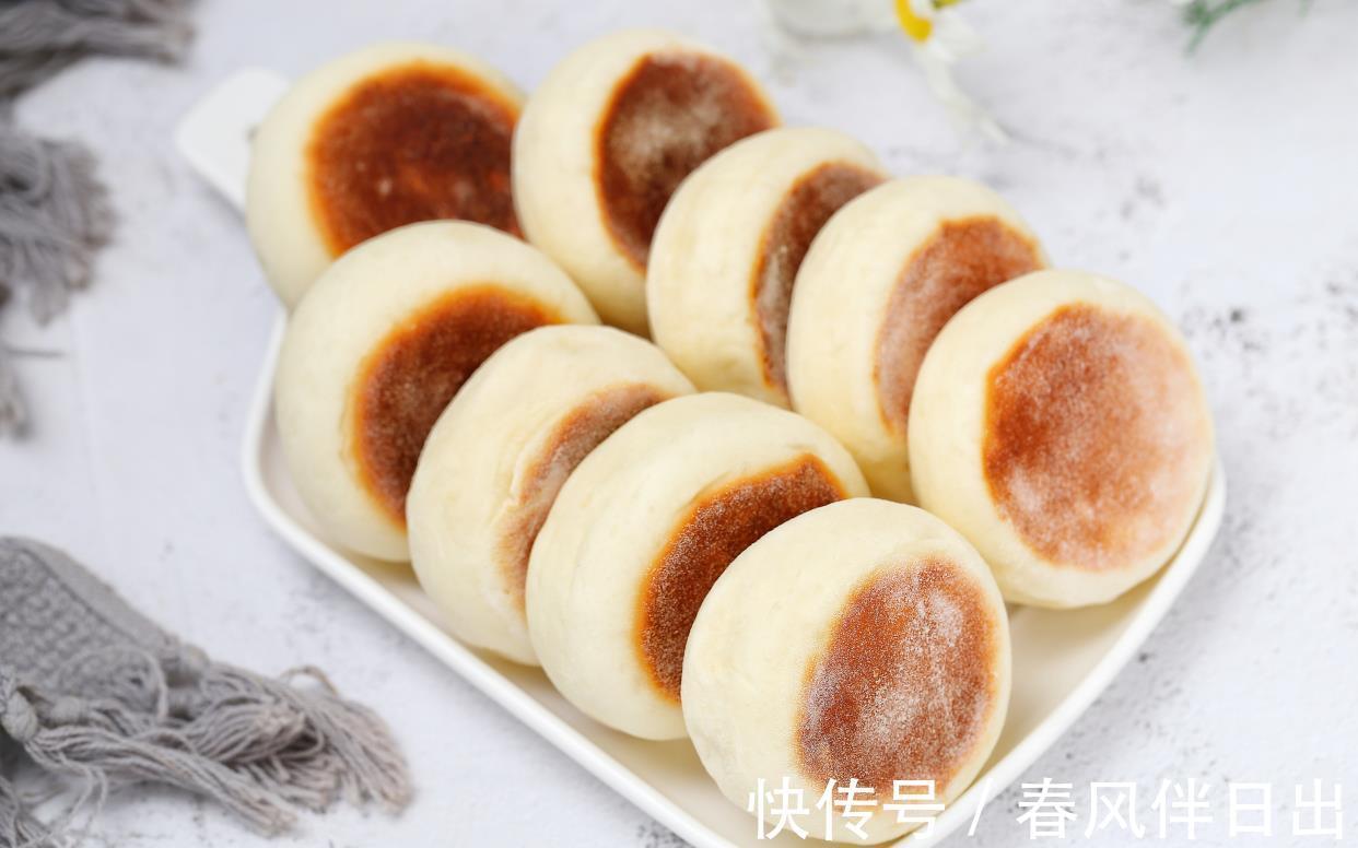 酸奶|不加一滴油,用平底锅就能做的酸奶烤饼,健康美味犹如面包般暄软