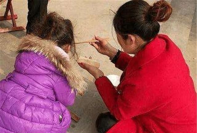 聪明|这4类孩子看似聪明，长大后往往讨人嫌，很多家长却没有意识到