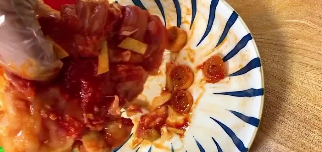 家常版香煎鸡腿，外酥里嫩香辣入味，大快朵颐超级过瘾