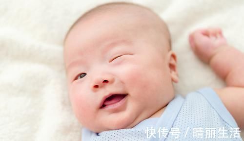 枕头|睡觉决定了宝宝的头型?还真不是瞎说,千万别让宝宝这样睡