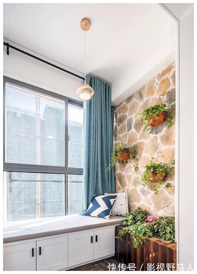 卡座|等以后买房,阳台再也不打柜子了,学他们这么设计“真香”!