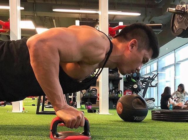 强壮|最帅肌肉和尚,还拥有一身强壮的肌肉,让人羡慕不已!