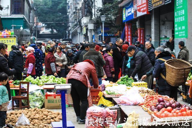 打铁器|谁说女子不如男，偏岩古镇除了全国闻名的女铁匠外还有个女修鞋匠