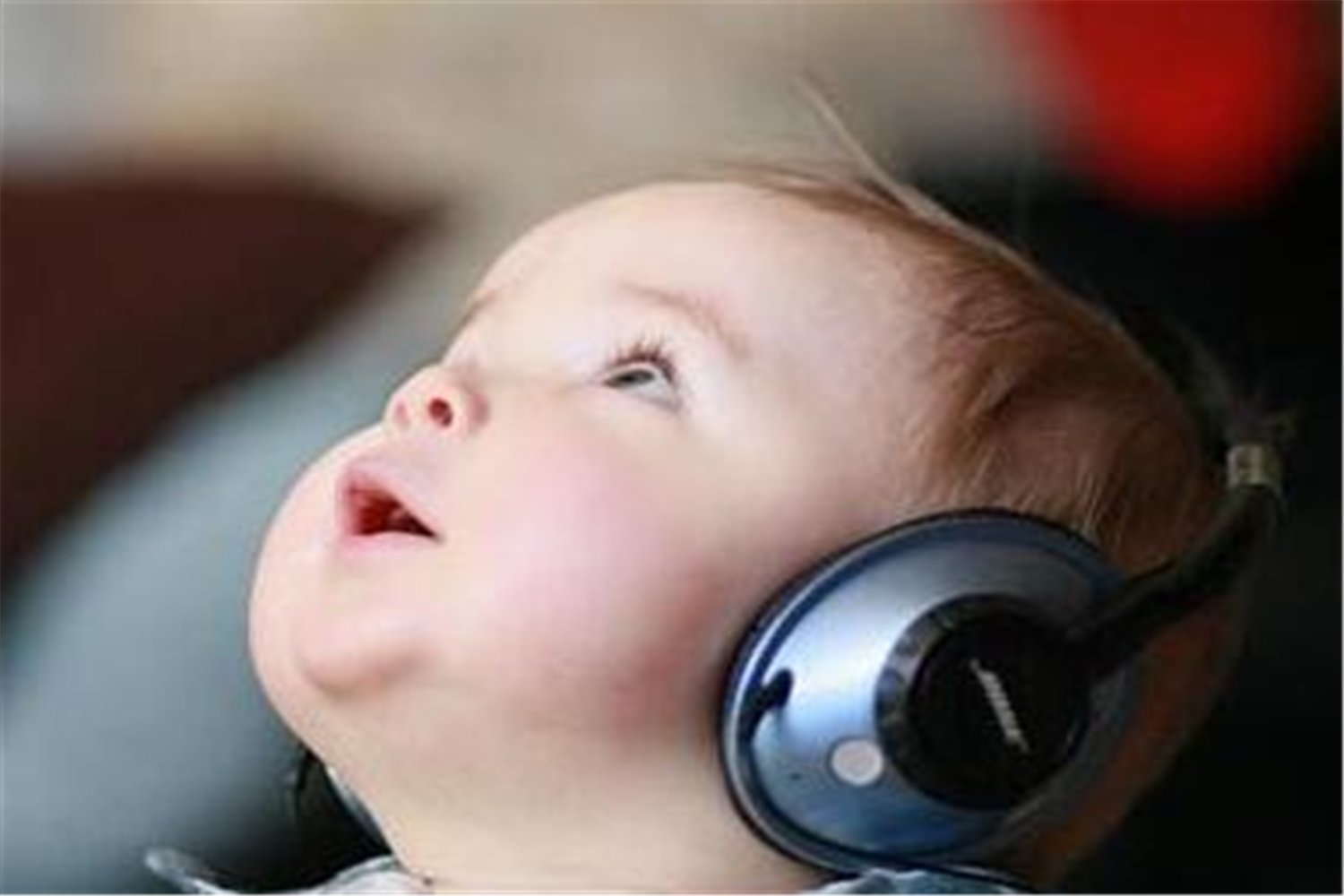 专注力|孩子智力发育情况，1岁内就有迹可循，有这3种表现多半是高智商