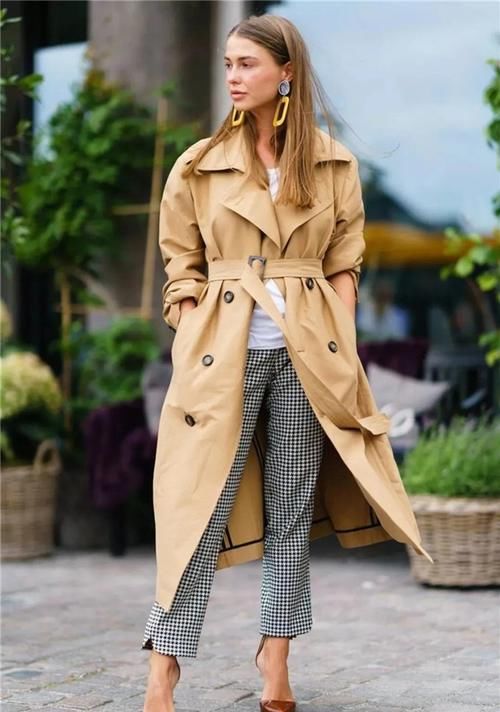 春季也太适合“大女人风”了，掌握这几个小技巧，轻松穿出大气场