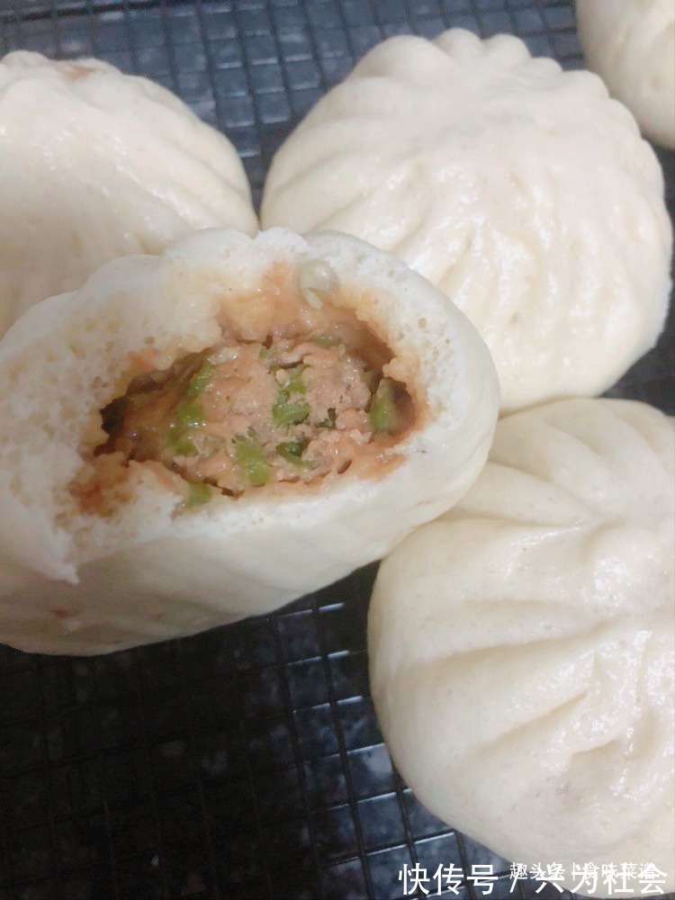 包子|豇豆猪肉包子调馅方法,鲜香扑鼻,好吃不油腻,老公一顿能吃5个