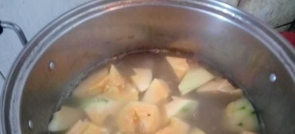 肋排|煮肉时,上面的“浮沫”是精华还是脏东西,需要撇去吗?