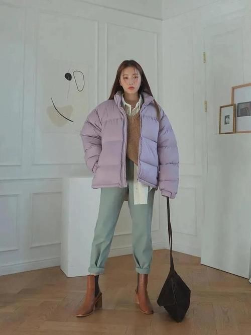 羽绒服烂大街还能穿出新花样！4个搭配奇招，美得与众不同！