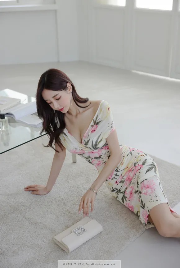 春江花月|美图欣赏:孙允珠,雨黛水粉春江花月复古牡丹裙