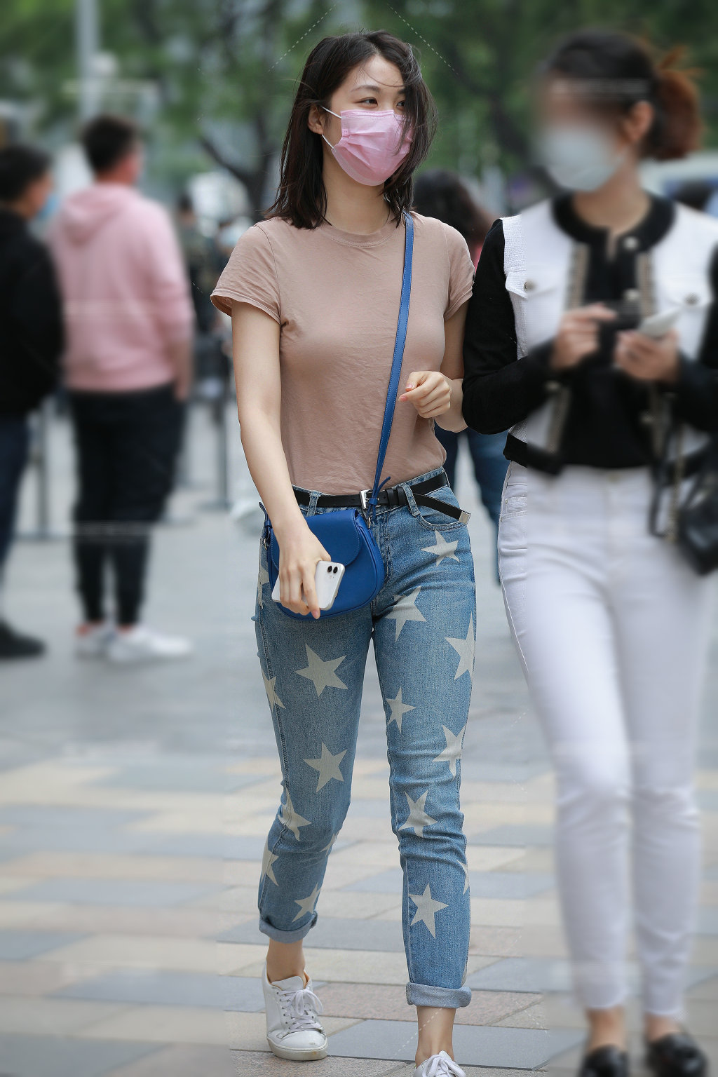 长袖|白色长袖简单清新, 和牛仔裤一起舒爽宜人, 让人看了就十分温柔