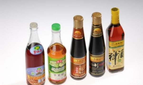 46岁男子尿酸高达860,入院就下了病危,提醒2种水是祸根