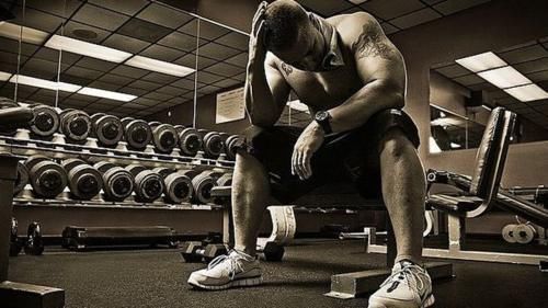 深蹲|荒野健康:增肌的「瓶颈期」是什么?有哪些方法可以突破瓶颈期?