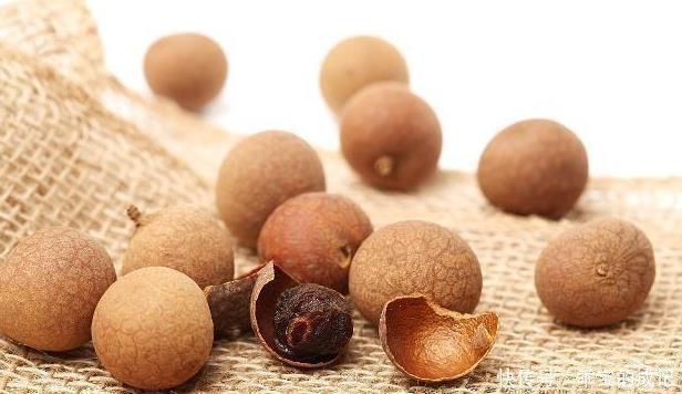 人们发现了天然的安眠药,饮用后帮助入睡,能一觉睡到天亮