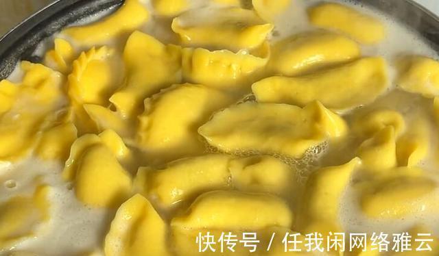 一到冬天，我家就包这种馅的饺子，鲜嫩多汁，皮薄馅大，太香了