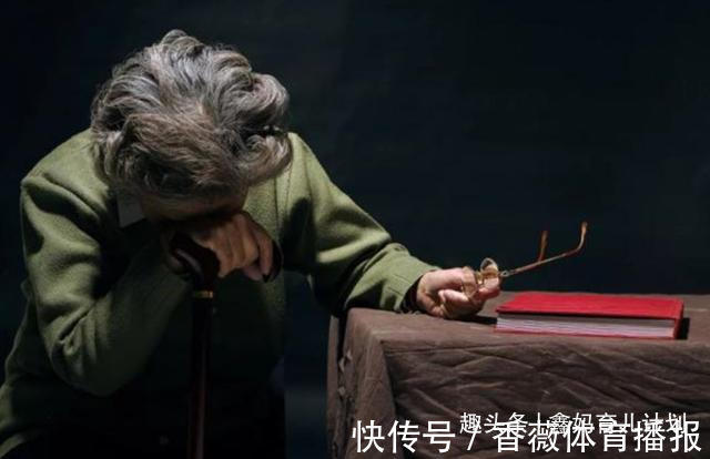 澳大利亚|国外孩子18岁后不问父母要钱?没那么简单,这种啃老方式更打脸