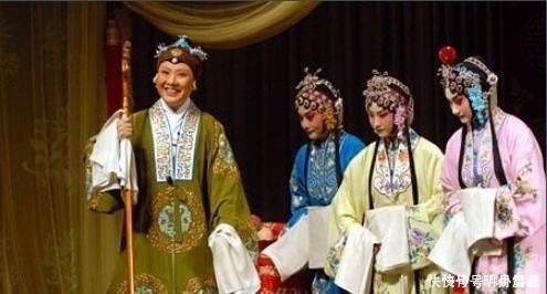 投案|京剧院副院长突然请辞投案,疑与姜亦珊自缢有关,去年还曾上春晚