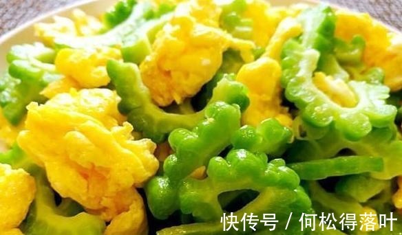 炒制|苦瓜跟鸡蛋一起炒，不苦还下饭，营养又美味！