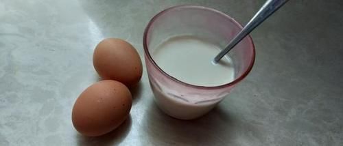 用白醋洗脸能变白吗？