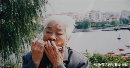 何子友|此女真牛!年轻时双拳单挑土匪,日军听到她的名字,吓得掉头就跑!