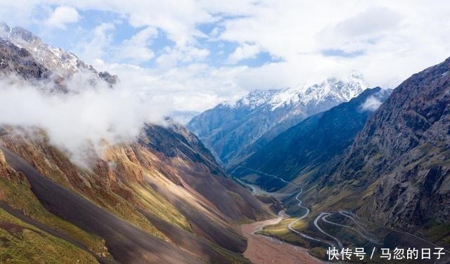 独库公路，就这条，一年只开五个月的公路