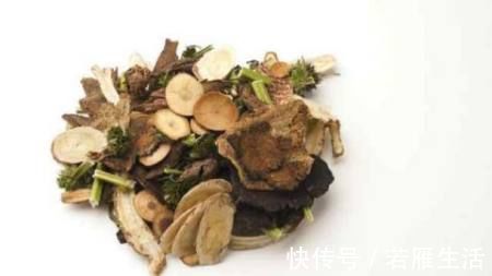 冰箱|冰箱中的最不适合放的几类食物,不仅不保鲜还非常的伤身体