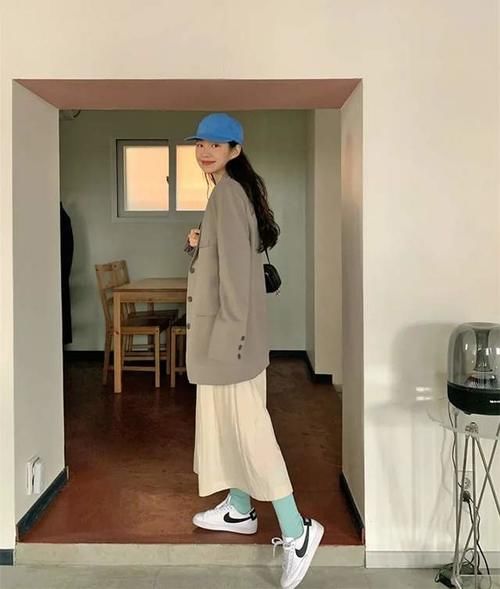 韩国姐姐这么会穿，原来运用了色彩tips，认真学起来你也能美出彩