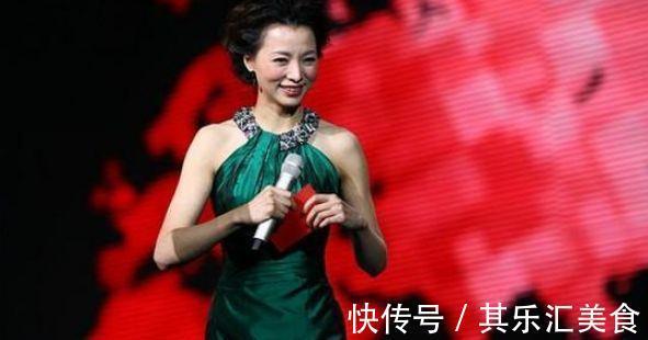 董卿為何連續(xù)四年缺席春晚，背后真正的原因是什么？