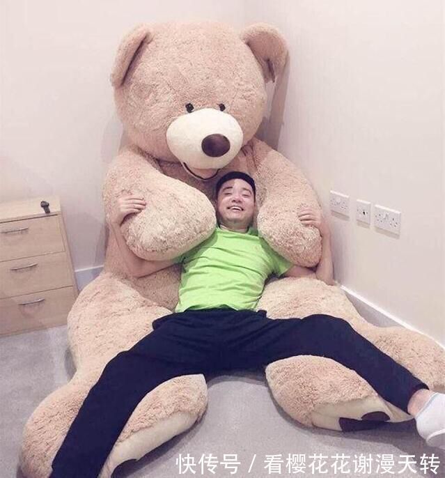 丁俊晖|29岁丁俊晖全家照片,在英国有一套400平米豪宅,妻子是富二代