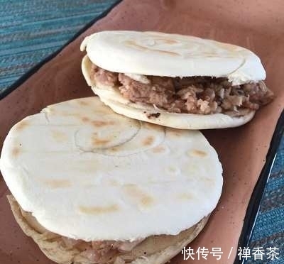 白吉饼|陕西有名小吃,腊汁肉夹馍,美味会让你垂涎三尺哦!