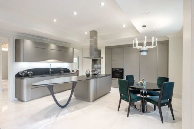 th786㎡ VERSACE、FENDI“联名”豪宅，太奢了！