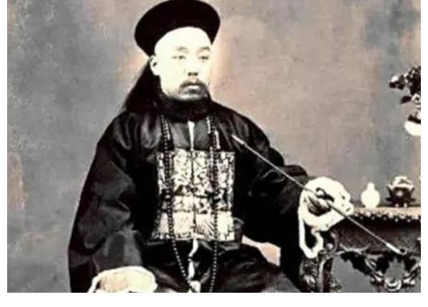 奇案&清代一桩“奇案”,祠堂连发命案,19男身死,县令洒泪问斩三姐妹