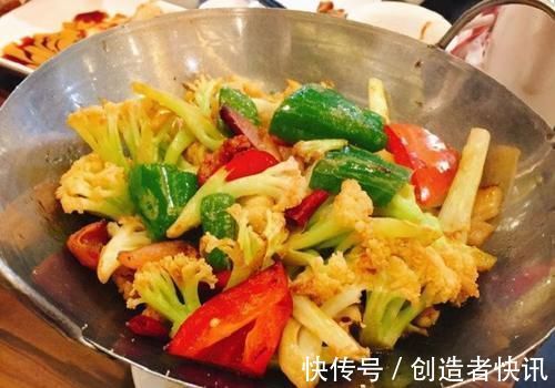 清蒸鲈鱼|去下馆子，常点这4道菜，老板一看就知你是行家！便宜好吃不踩雷