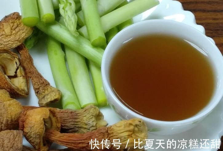 中老年人|脑供血不足开水里加一勺，连喝20天，清除血管垃圾，脑梗不沾边