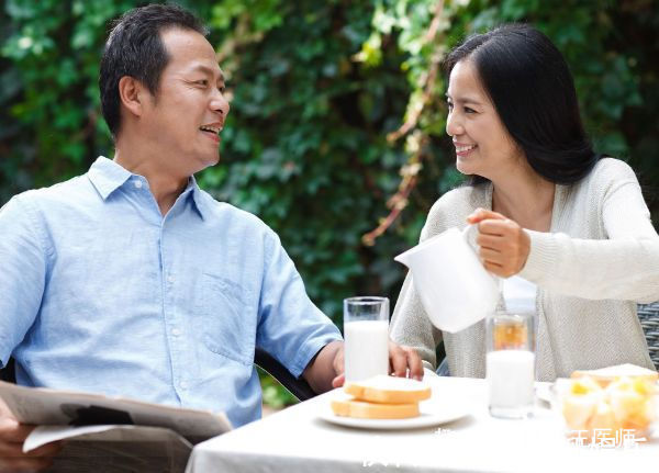 香蕉|中年人不想“短命”,早餐别“碰”这3物,管住嘴,长寿很容易!