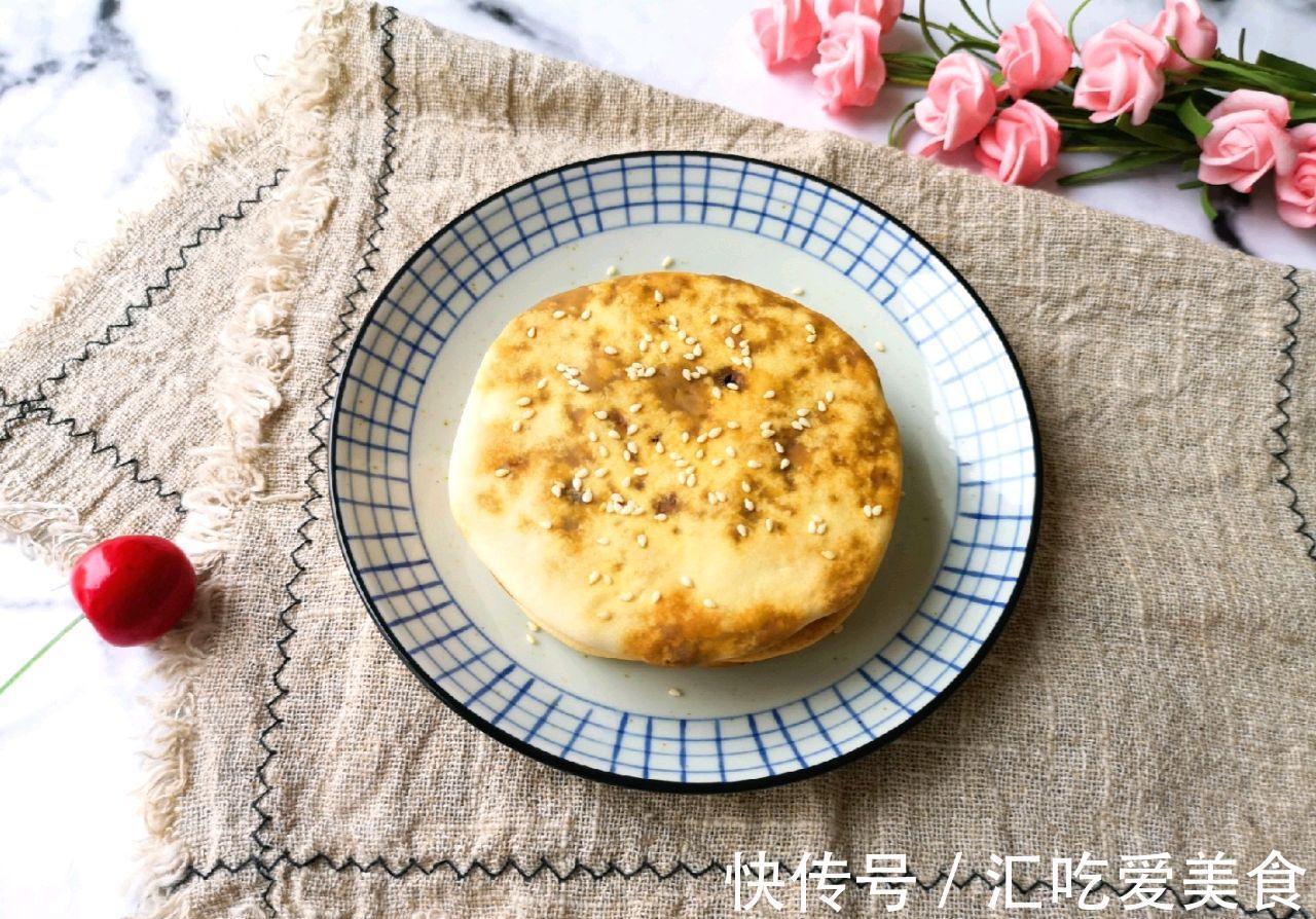 自制梅菜肉酱烧饼,在家也能吃到特色小吃,鲜香适宜,味道很棒