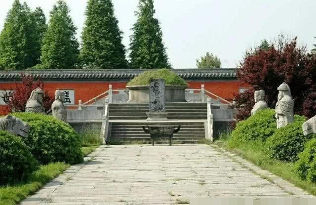 墓碑依然|项氏宗谱记项羽后人超百万,项羽墓菜地包围为何无子孙问津?听听专家怎么说