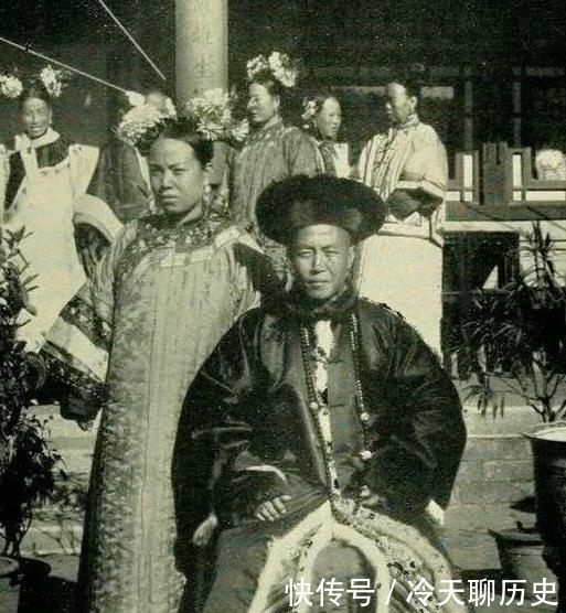 摄政王|晚清富贵人家：小妾个个貌美如花，图6摄政王的全家福！