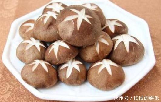 香菇|60岁老太与癌斗争10年，身体却一天天变好，只因偷偷在吃3种食物