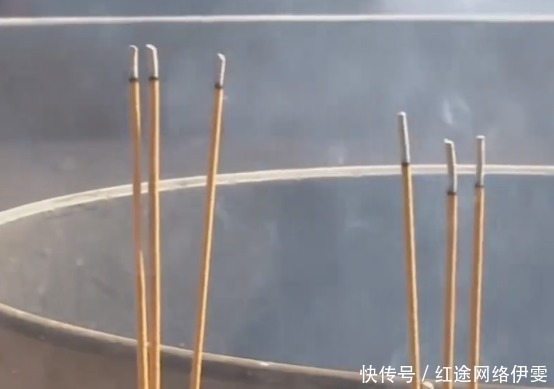 烧香|自古至今,人们烧香为什么一定要烧三根?有什么讲究?