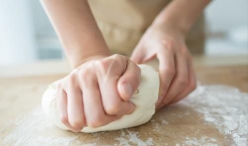 发面，别只用酵母和白糖，多放1样，馒头又白又软，想不香都难