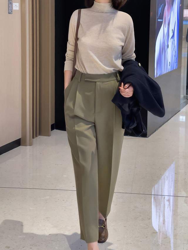 针织衫|30岁~45岁的女性秋季穿搭分享,针织衫配直筒九分裤,显瘦又减龄