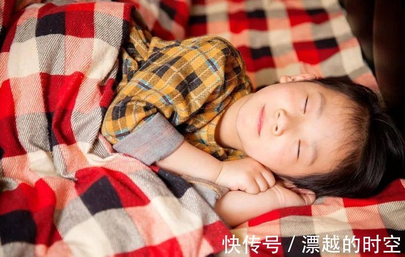 写作业|父母在这5个方面放手,孩子以后会更有出息,有多少家长做到了