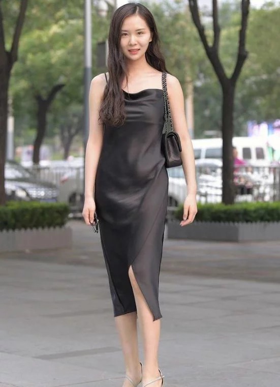 唯美|街拍:美女白皙的皮肤,清秀的脸庞,唯美的笑容很清新