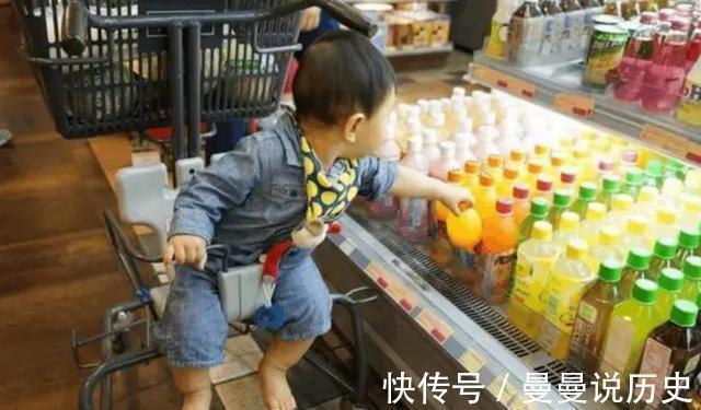 赔偿|孩子先喝饮料后付款,商家却要求10倍赔偿,妈妈的回答引众人称赞