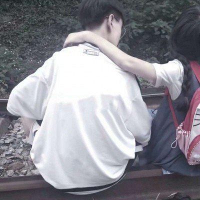 low|晚自习时,男生自认为“low爆”的3动作,女生糟糕眼神躲不掉