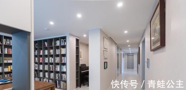 卡座|240㎡足足有4个书房，一家几口各用各的，互不打扰，越看越大气