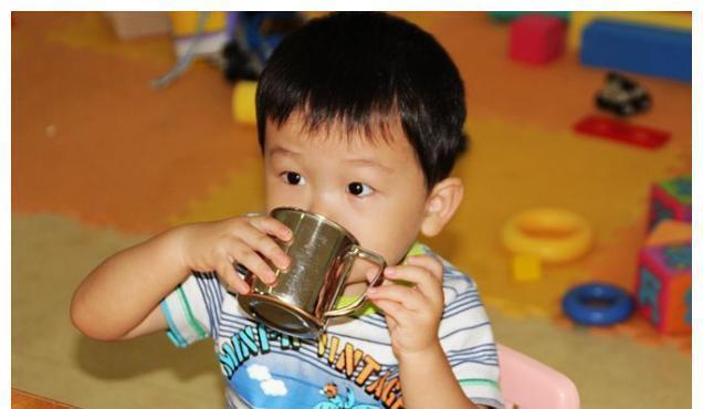 西瓜|3种水果被誉为“烂脾胃王”,孩子常吃?或许脾胃“破烂有洞”